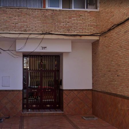 Apartamento 3 Dormitorios Frente A Hospital De Traumatologia Granada Exteriör bild