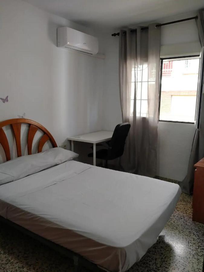 Apartamento 3 Dormitorios Frente A Hospital De Traumatologia Granada Exteriör bild