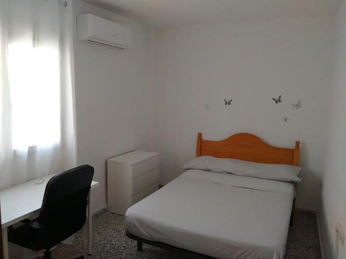 Apartamento 3 Dormitorios Frente A Hospital De Traumatologia Granada Exteriör bild